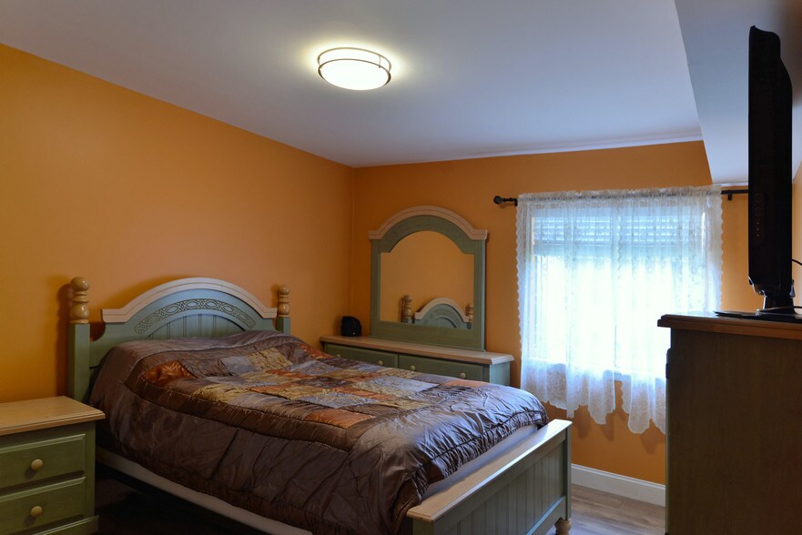 Building Photo - 18601 Walkers Choice Rd