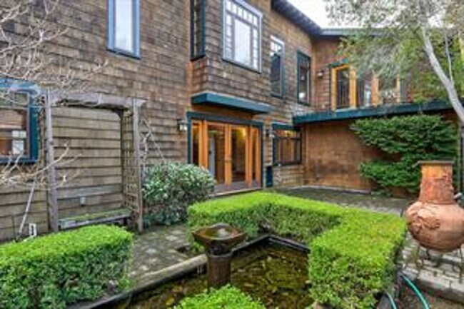 Building Photo - Craftsman Custom built home
