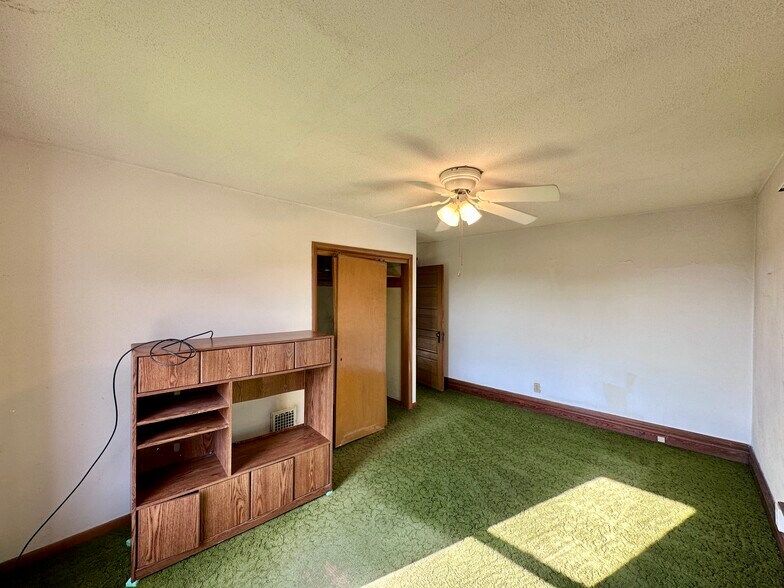 Building Photo - 1413 Laurel Pl