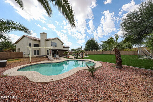 Building Photo - 3902 E Rosemonte Dr