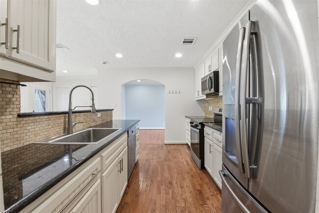 Building Photo - 2019 Brimberry St