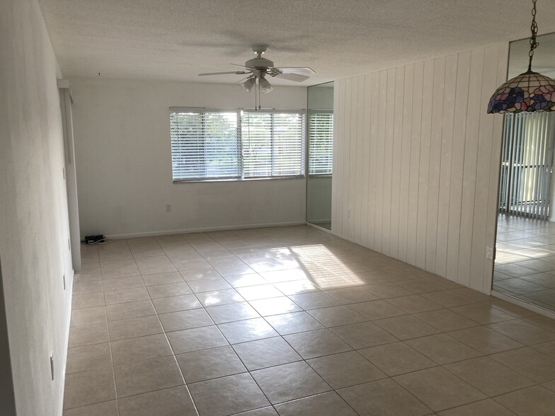 Living room with view - 824 SW 9th Street Cir