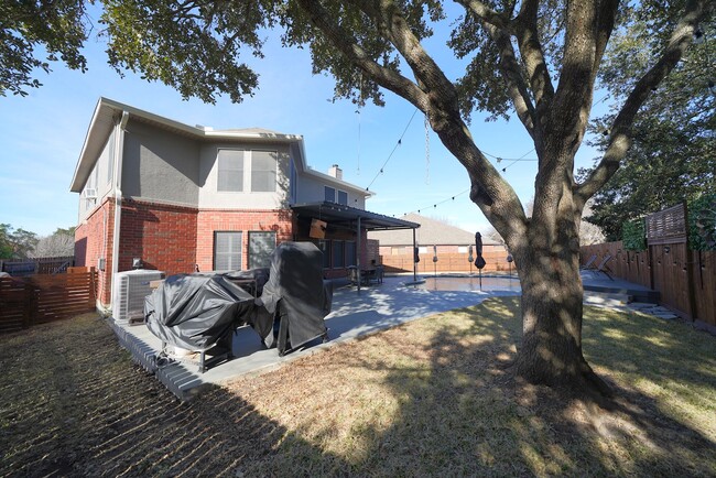 Building Photo - Gorgeous Schertz Home with an In-Ground Po...