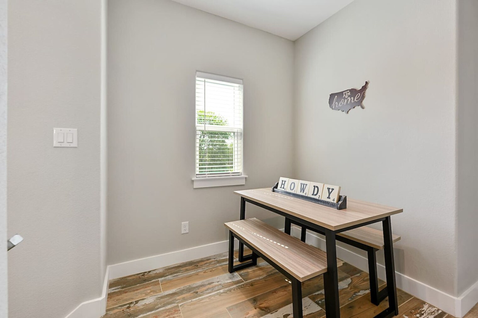 Building Photo - 105 Anderson St