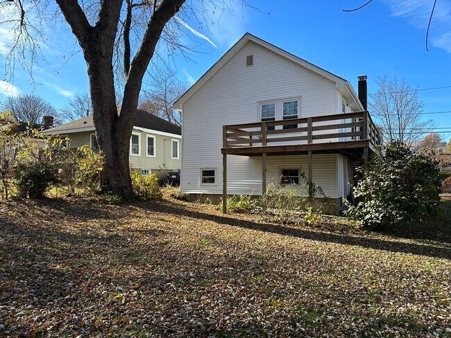 Building Photo - 45 Randlett St