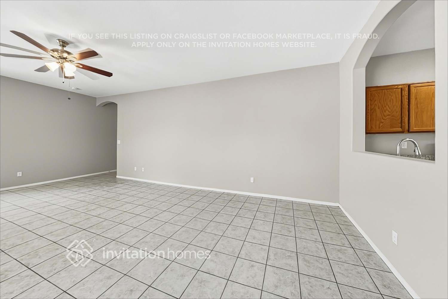 Building Photo - 10436 E Billings St