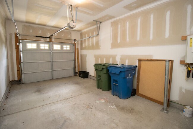 Building Photo - 106 Shumard Oak Ct