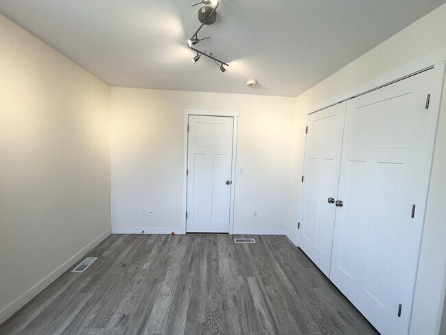 Building Photo - 3546 Terra Sol Dr