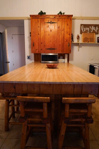 Building Photo - N3203 Ecker Lakeland Dr