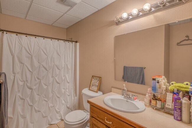 Building Photo - Highly desirable home in Briarbrook