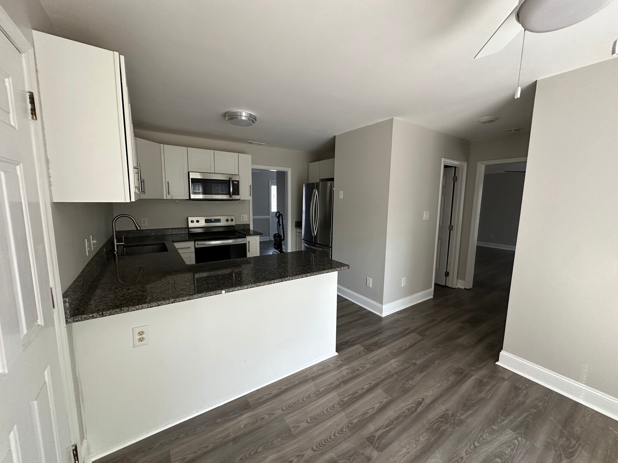 Kitchen - 2801 Briar Ridge Dr