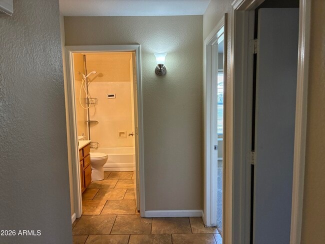 Building Photo - 8981 W Maryland Ave