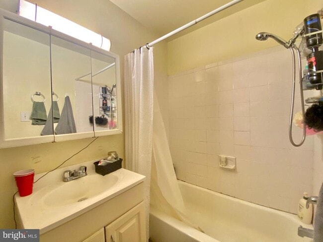 Building Photo - 2104 N 11th St