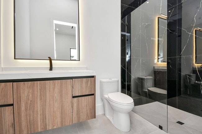 Building Photo - 5414 John Dreaper Dr