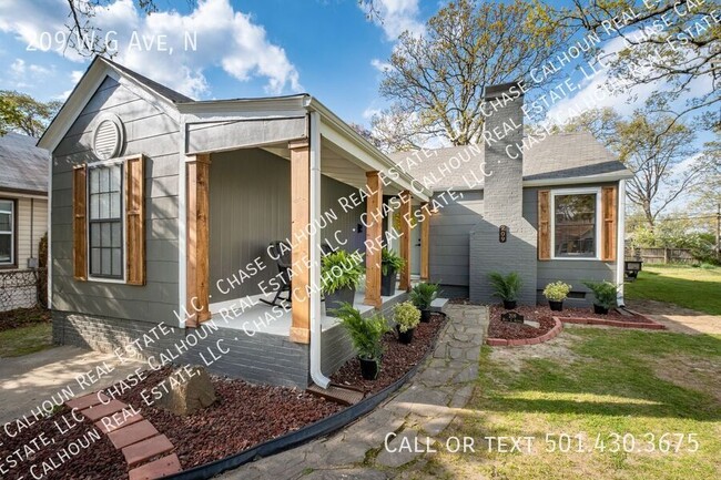 Building Photo - 209 W G Ave