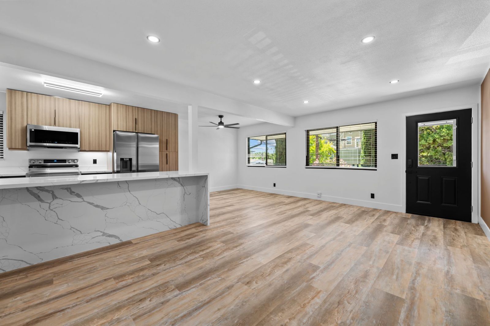Building Photo - 4211 3rd Ave