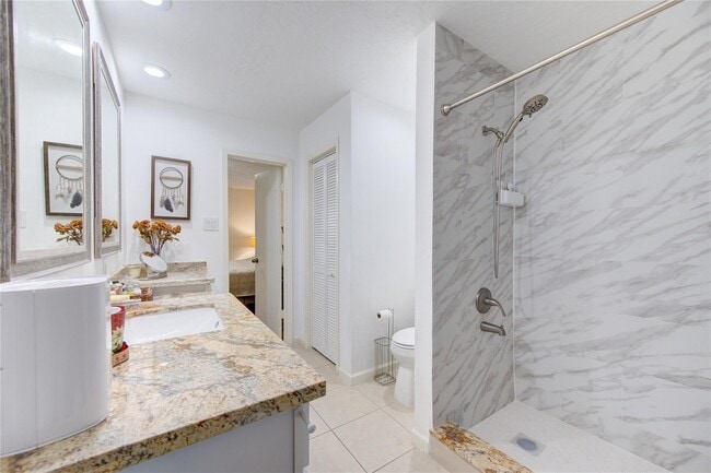 Building Photo - 1901 S Voss Rd