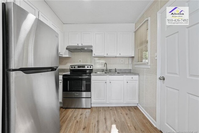 Building Photo - 2054 Osceola Dr