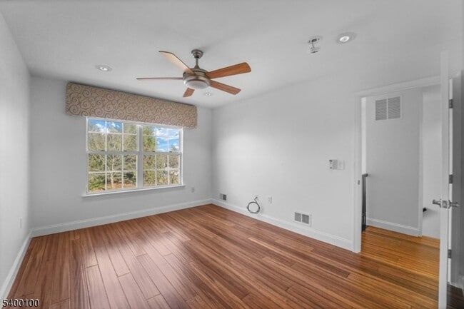 Building Photo - 13 Jill Ct