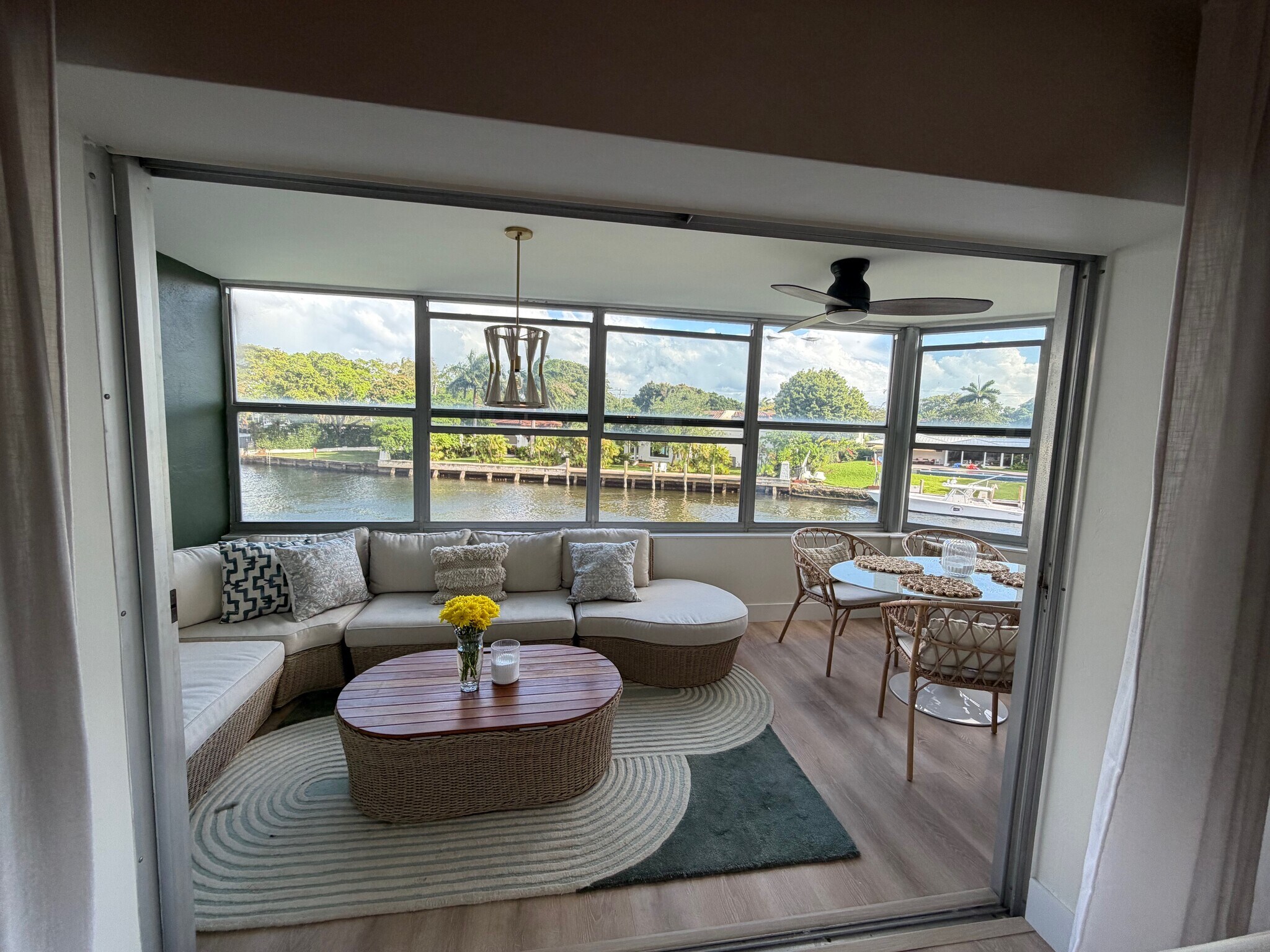 Building Photo - 818 SE 4th St