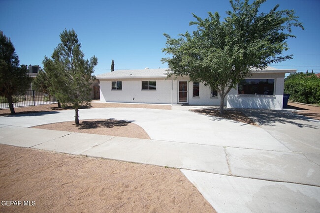 Primary Photo - 4573 Bobolink Way