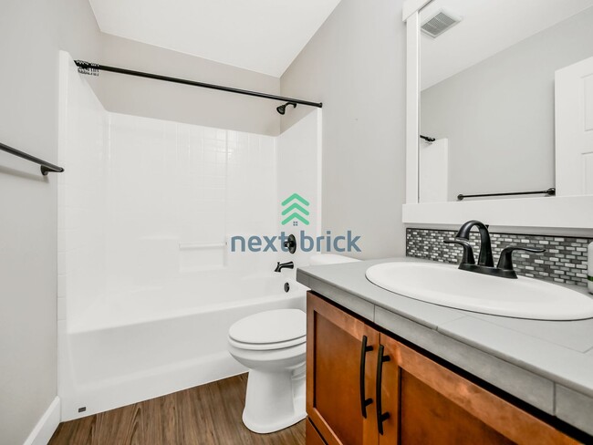 Building Photo - A Sparkling 3 Bed 2.5 Bath Home for Rent!