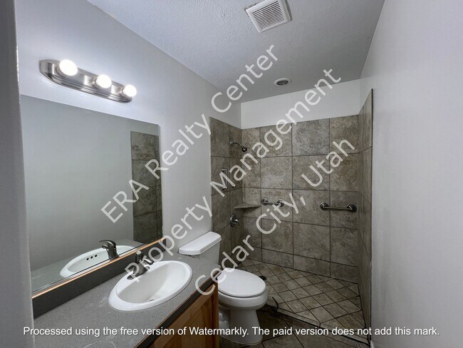Building Photo - 159 E 820 S