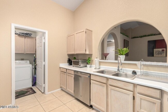 Building Photo - 4326 E Rosemonte Dr