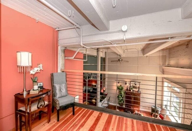 Building Photo - Beautiful Downtown Condo in Tacoma