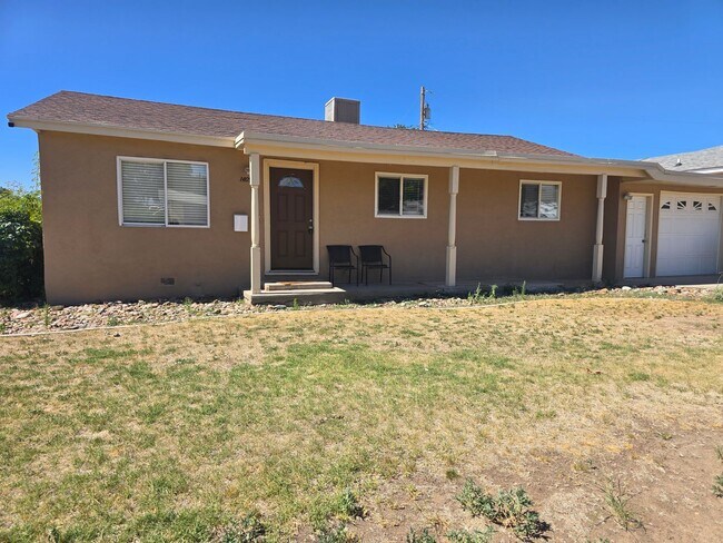 Building Photo - 3 Bedroom 2 Bath Rental