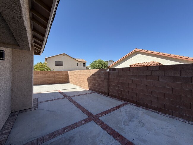 Building Photo - 2456 Sheltered Meadows Ln