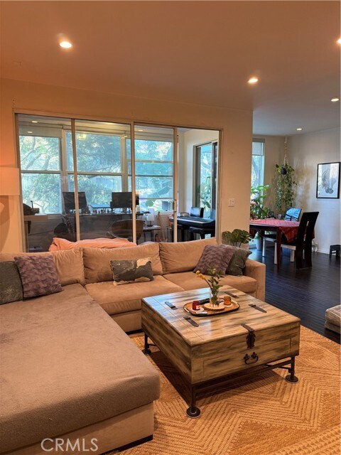 Building Photo - 14144 Dickens St