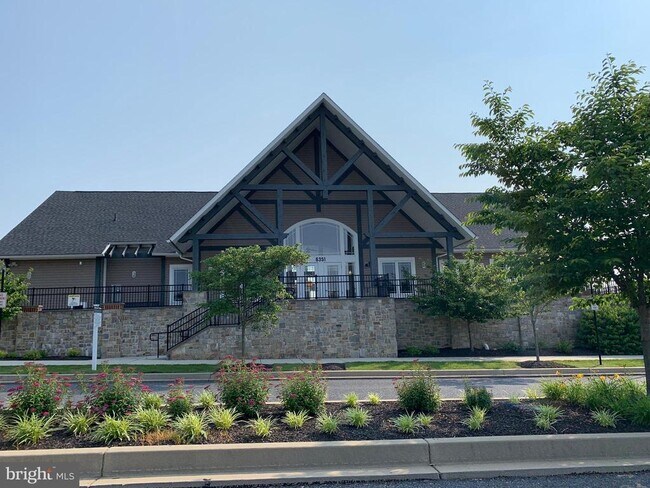 Building Photo - 6491 Jack Linton Dr S