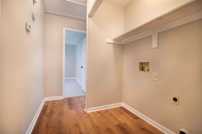 Building Photo - 380 Benjamin Cir