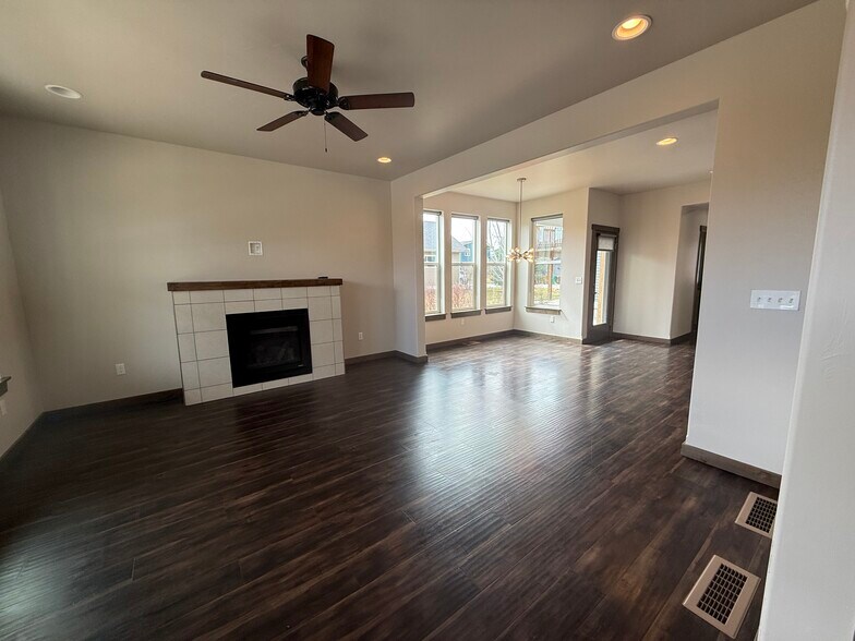 Building Photo - 3357 Sora Way