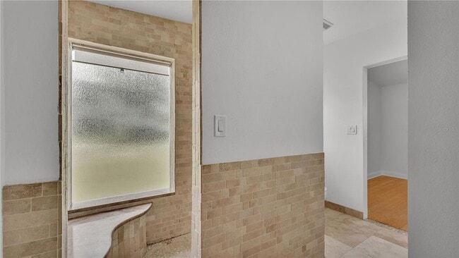 Building Photo - 2128 Sycamore Dr