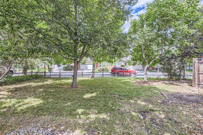 Building Photo - Spacious NW Longmont Home