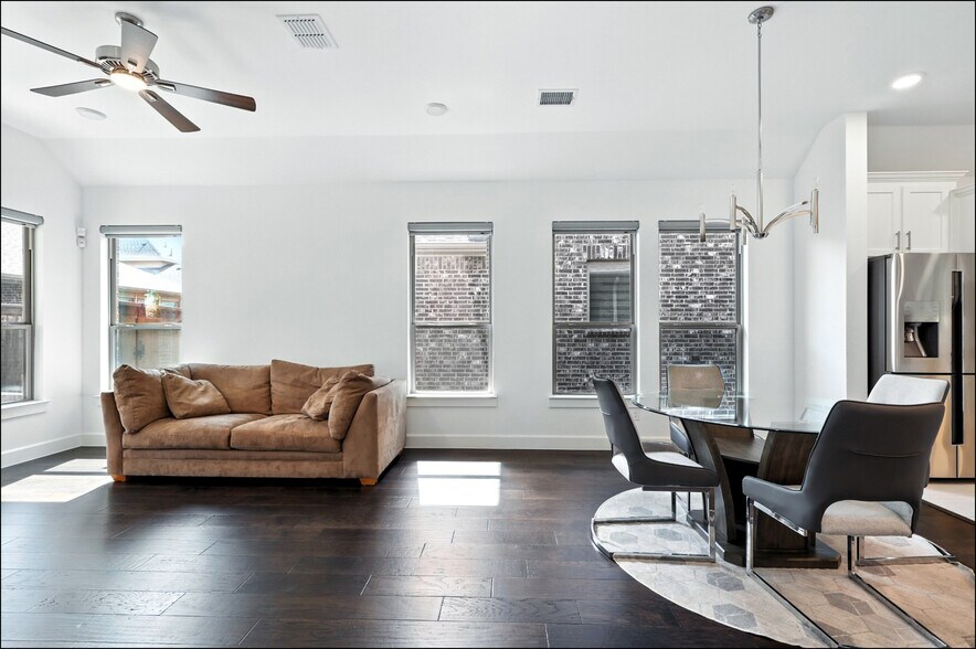 Building Photo - 2284 Bower Ln