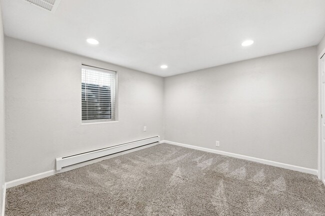 Building Photo - 4310 S Sherman St