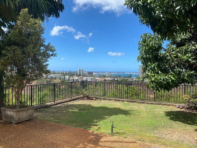 Building Photo - 98-604 Kuini St.