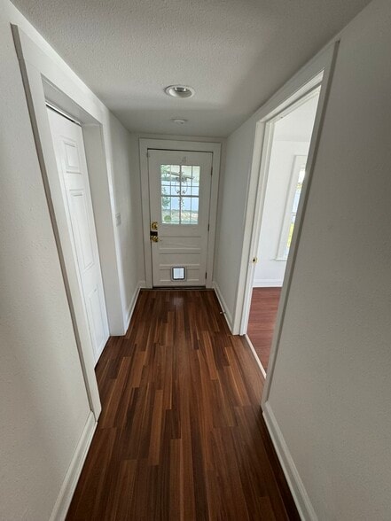 Building Photo - 212 W North Bay St