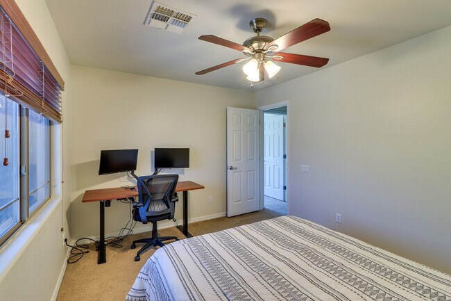 Building Photo - 19053 N Wilson St