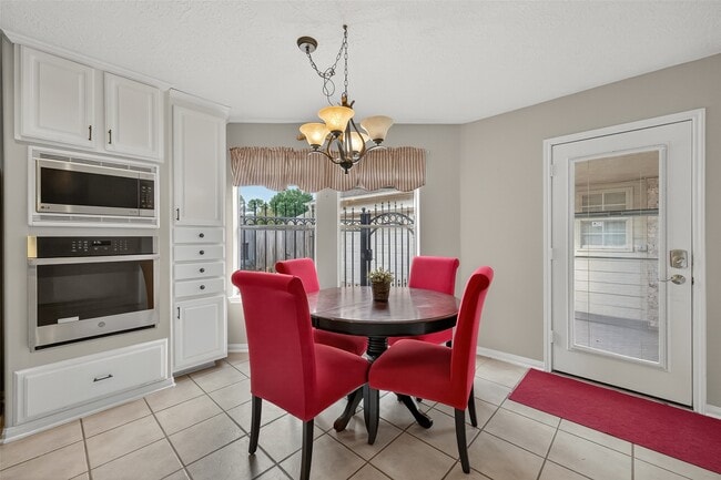 Building Photo - 17518 Heartwind Ct