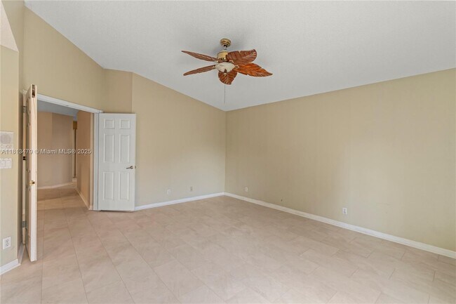 Building Photo - 18405 NW 9th Ct
