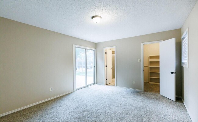 Building Photo - 3406 65th Dr