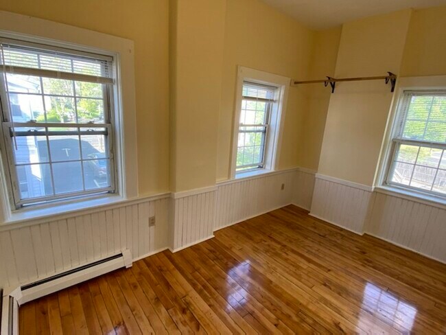 Building Photo - 79 Hawley St