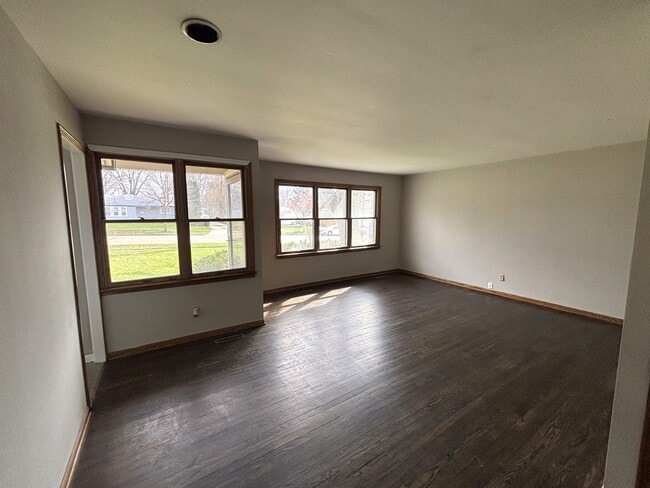 Building Photo - 118 Hazard Rd