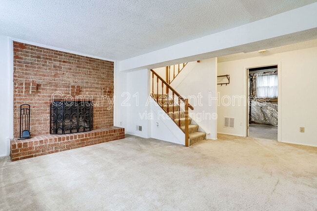 Building Photo - 5328 Larochelle Ct