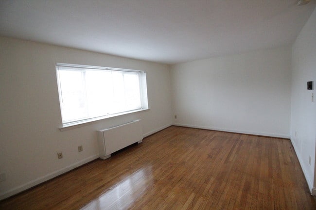 Building Photo - Tolland Street Apartments
