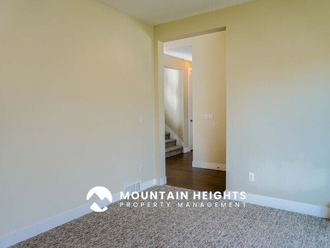 Building Photo - 2274 S 50 E